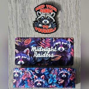 ZOX "MIDNIGHT RAIDERS" #850 GOLDIE New Med Collectible Racoon Magnet & Wristband